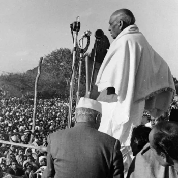 Sardar Vallabhbhai Patel in public meeting